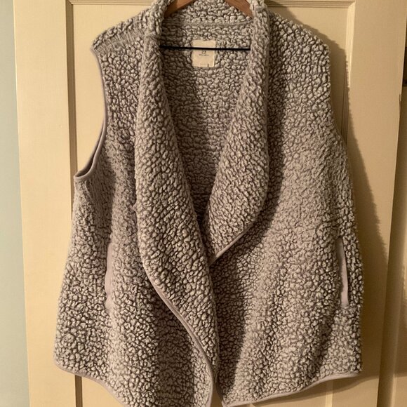 Thread and Supply Women's Sherpa Open Front Vest  Size Large Gray - Picture 1 of 9